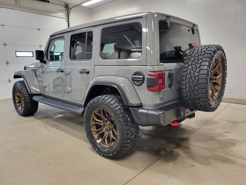Used 2022 Jeep Wrangler Unlimited Sahara w/ LED Lighting Group AWD/4WD image 5