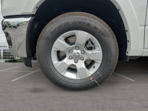 New 2026 RAM 1500 2WD Crew Cab image 9