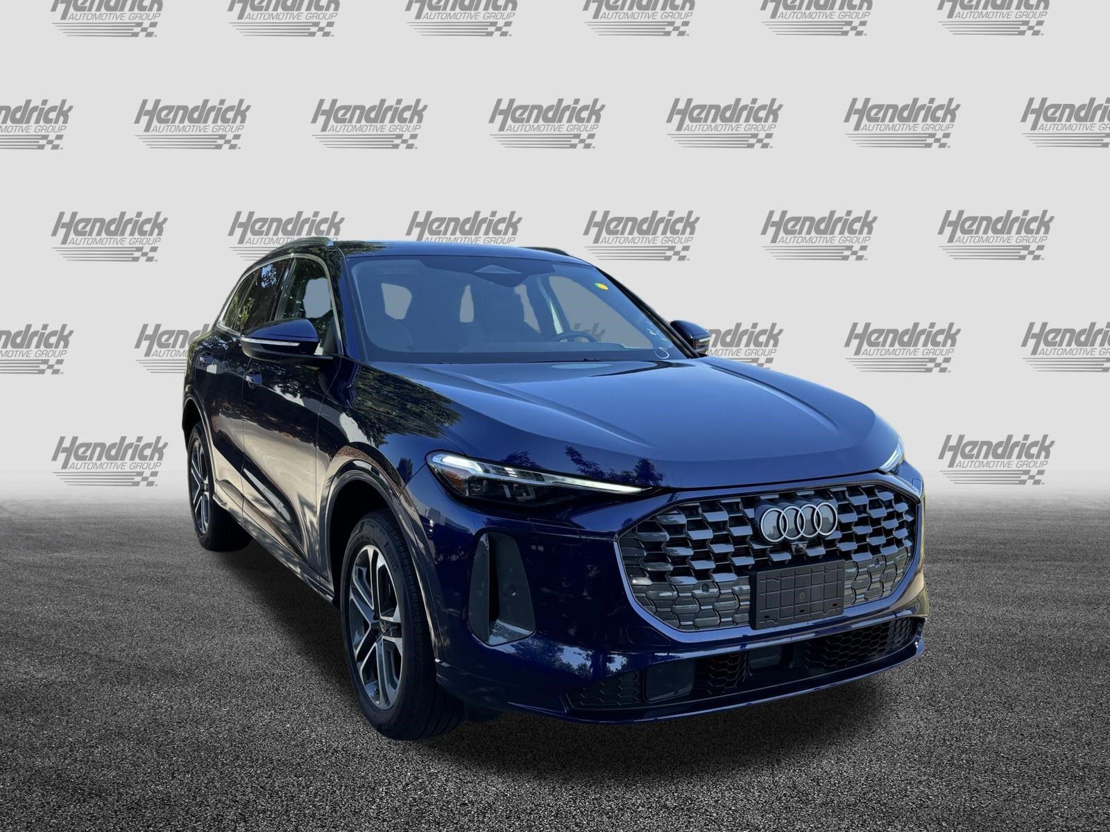Used 2025 Audi Q5 Premium Plus AWD/4WD image 2