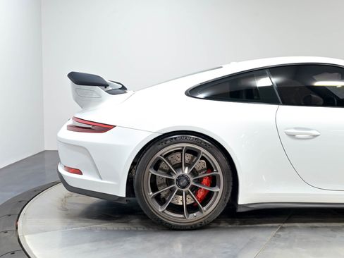 Used 2018 Porsche 911 GT3 RWD image 19