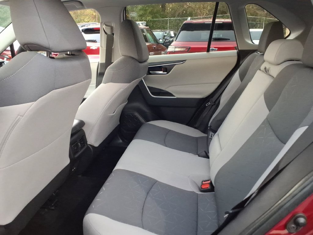 Used 2023 Toyota RAV4 XLE w/ Convenience Package FWD image 17