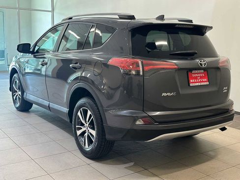 Used 2018 Toyota RAV4 XLE AWD/4WD image 5