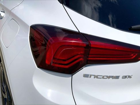 Used 2024 Buick Encore GX Sport Touring FWD image 27