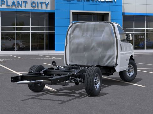 New 2025 Chevrolet Express 3500 w/ Power Convenience Package RWD image 4