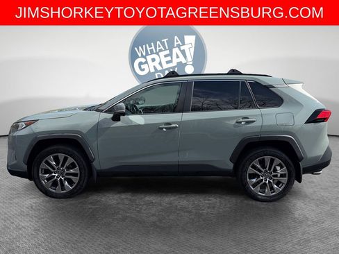Used 2019 Toyota RAV4 XLE Premium w/ Cold Weather Package image 7