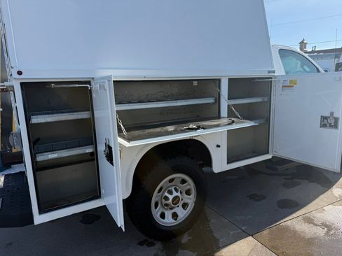 Used 2017 GMC Sierra 3500 4x4 Regular Cab image 17