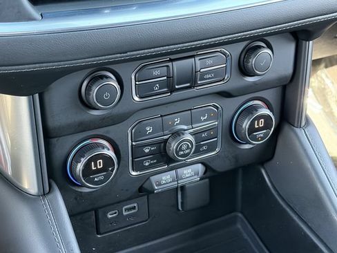 Used 2021 Chevrolet Tahoe LS RWD image 16