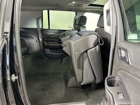 Used 2018 Chevrolet Suburban LT image 44