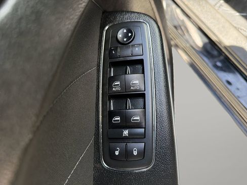 Used 2020 Dodge Charger SXT RWD image 17