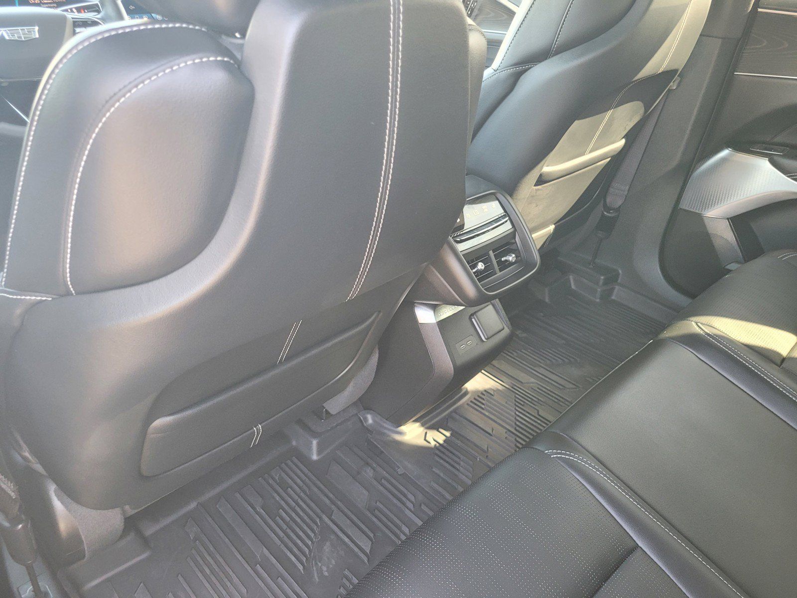 Certified 2025 Cadillac Lyriq Luxury w/ LPO, Floor Liner Package AWD/4WD image 10