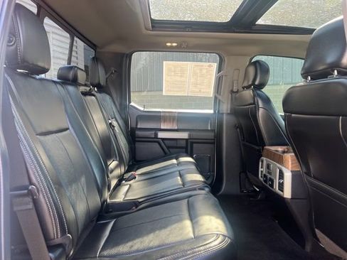 Used 2019 Ford F150 Lariat w/ Equipment Group 502A Luxury AWD/4WD image 14