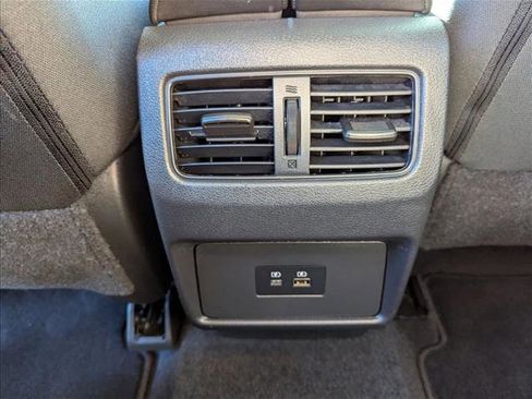 Used 2023 Nissan Rogue SV image 15