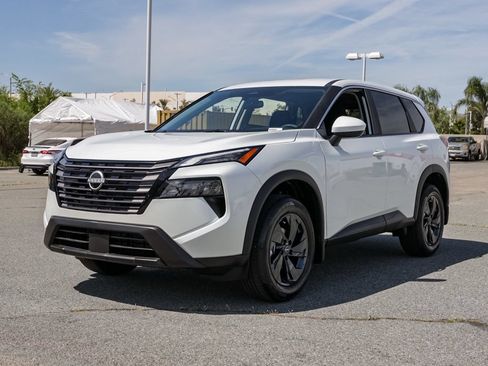 New 2026 Nissan Rogue SV FWD image 8