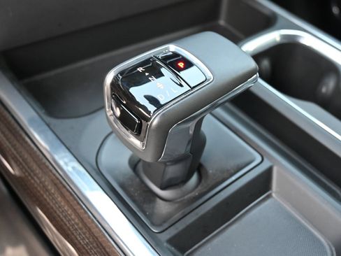 Used 2024 Chevrolet Silverado 1500 LT Trail Boss w/ LT Trail Boss Premium Package AWD/4WD image 14