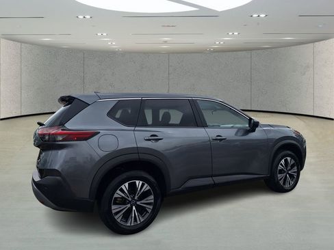 Used 2023 Nissan Rogue SV image 5
