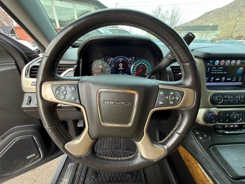 Used 2017 GMC Yukon XL Denali w/ Open Road Package AWD/4WD image 32