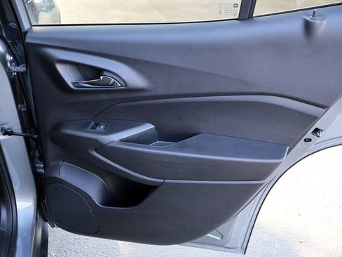 Used 2025 Chevrolet Trax LT w/ LT Convenience Package FWD image 23