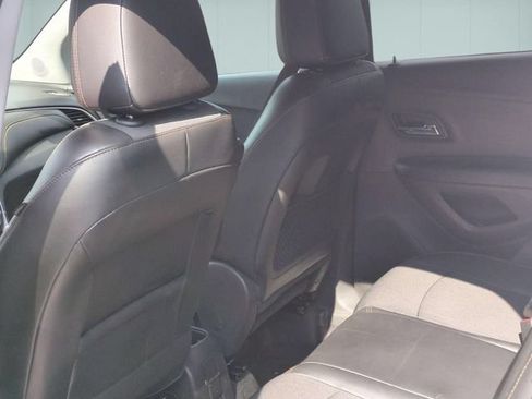 Used 2020 Chevrolet Trax LT w/ LT Convenience Package FWD image 26