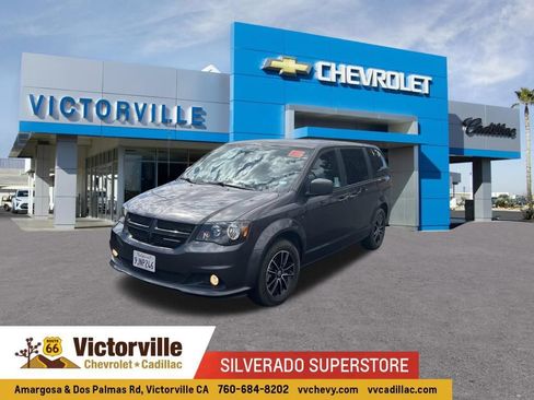 Used 2018 Dodge Grand Caravan SE FWD image 1