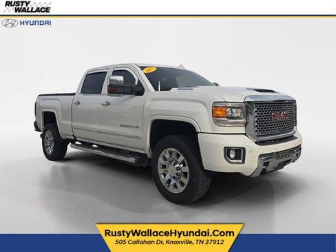 Used 2017 GMC Sierra 2500 Denali w/ Duramax Plus Package AWD/4WD image 1