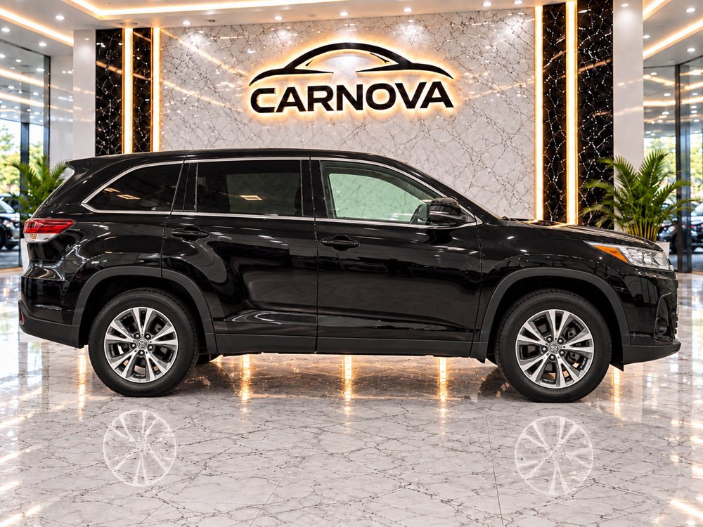 Used 2019 Toyota Highlander LE FWD image 2