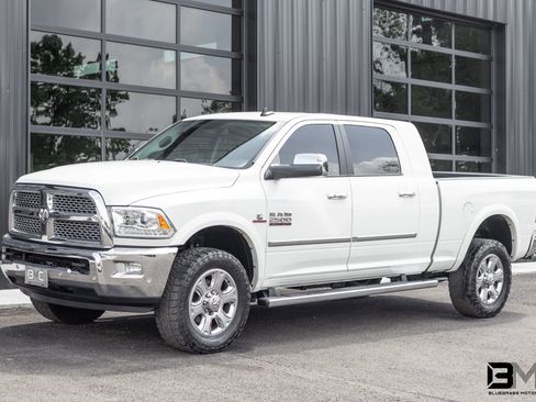 Used 2017 RAM 2500 Laramie AWD/4WD image 2