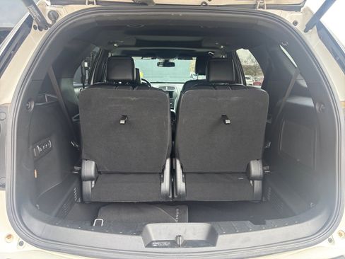 Used 2019 Ford Explorer Platinum image 16