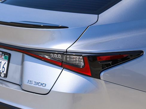 Used 2024 Lexus IS 300 F Sport RWD image 9