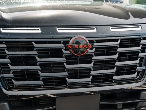 Used 2025 Nissan Armada PRO-4X AWD/4WD image 5