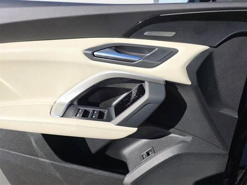 New 2025 Audi Q5 2.0T Premium Plus image 18