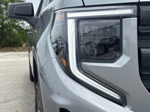 Used 2024 GMC Sierra 1500 Pro w/ Pro Value Package AWD/4WD image 11