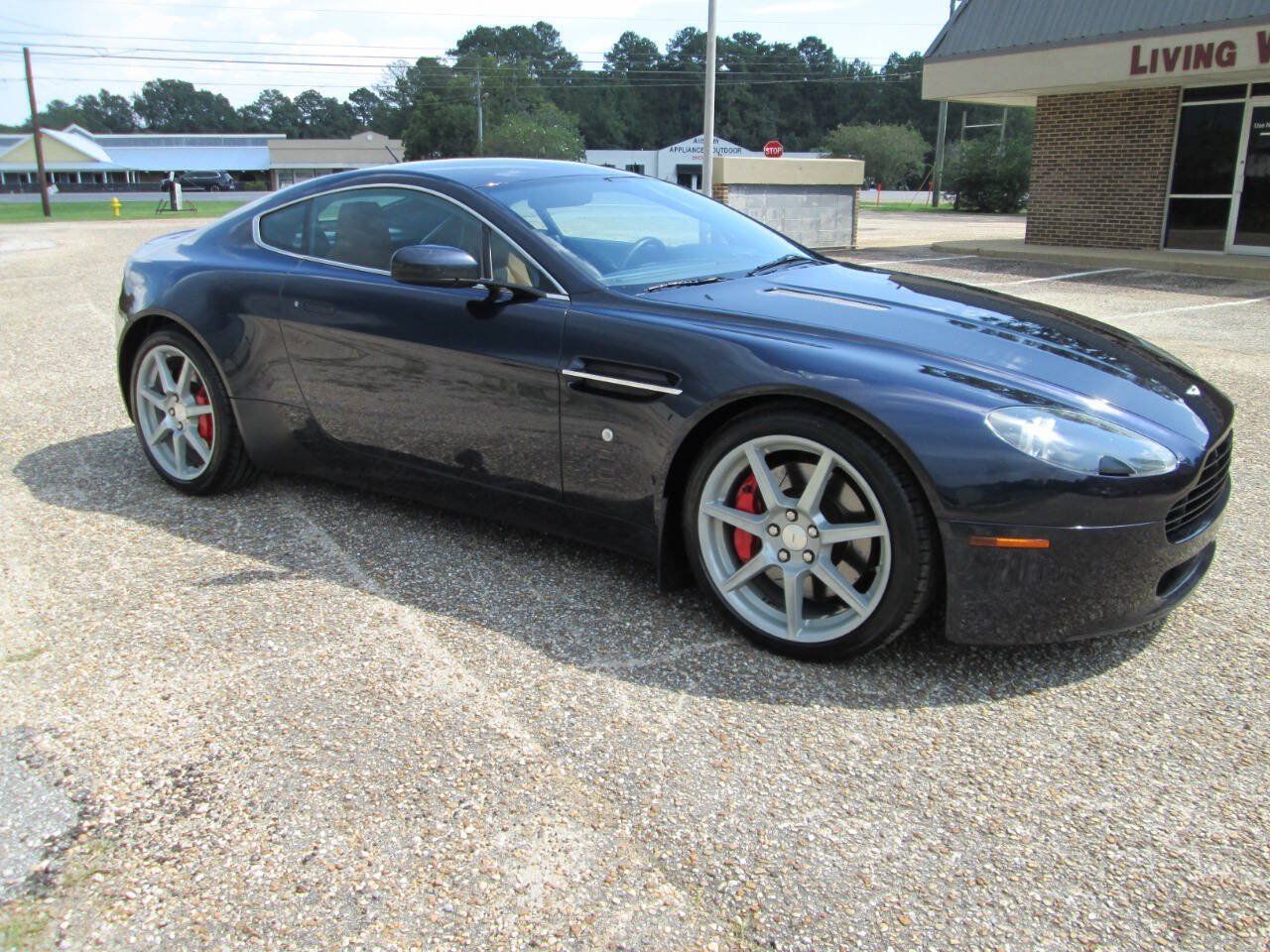 Used 2007 Aston Martin V8 Vantage Coupe RWD image 50