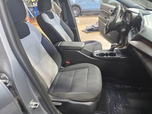Used 2024 Chevrolet Trax RS w/ Sunroof Package FWD image 12