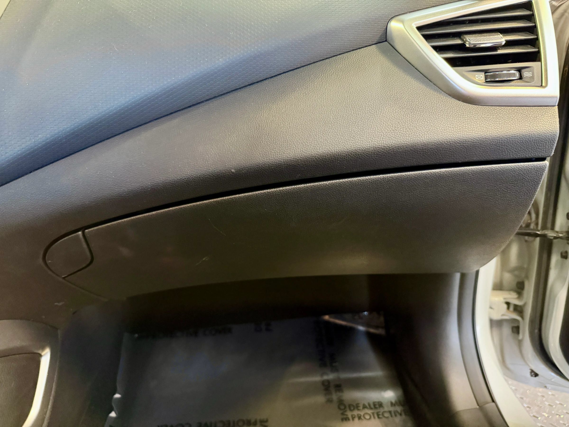 Used 2013 Hyundai Veloster RE:MIX Edition FWD image 28