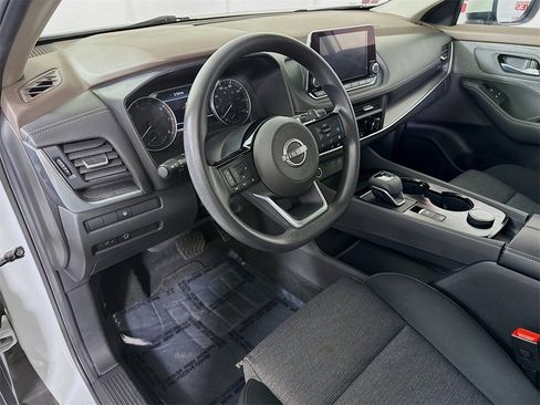 Certified 2023 Nissan Rogue SV image 18