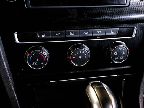 Used 2015 Volkswagen GTI SE image 36