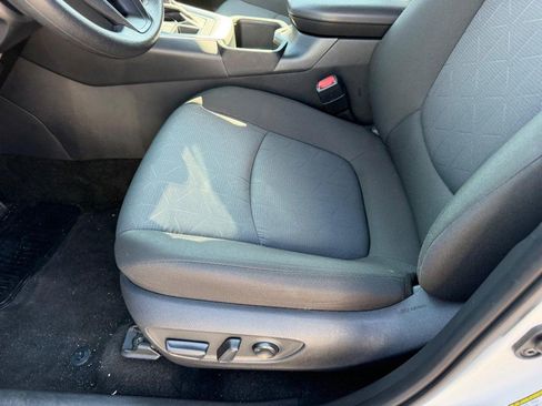 Used 2025 Toyota RAV4 XLE AWD/4WD image 18