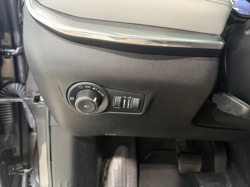 Used 2023 Jeep Compass Limited AWD/4WD image 11