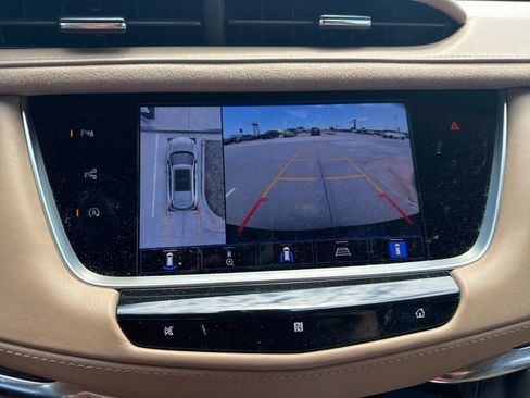 Used 2021 Cadillac XT5 Premium Luxury w/ Platinum Package FWD image 11