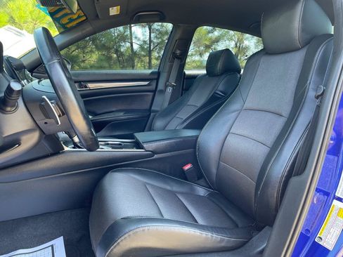 Used 2018 Honda Accord Sport image 8