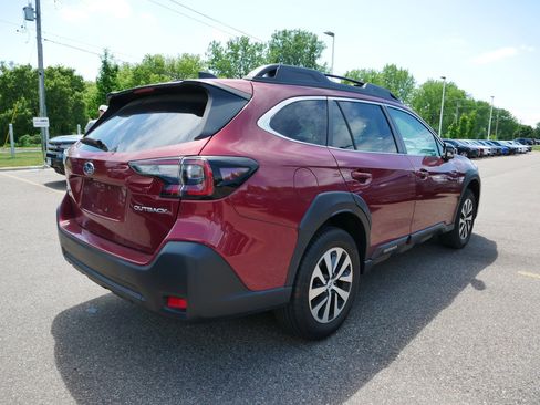 Used 2023 Subaru Outback Premium AWD/4WD image 4