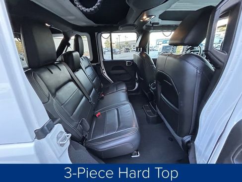 Used 2020 Jeep Wrangler Unlimited Sahara image 22