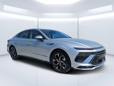 Used 2025 Hyundai Sonata SEL image 1