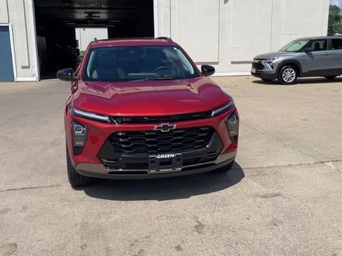 Used 2024 Chevrolet Trax ACTIV w/ Sunroof Package FWD image 3