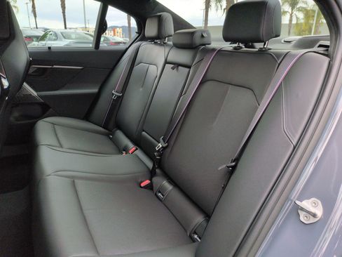 Used 2025 BMW M5 w/ Carbon Package AWD/4WD image 30
