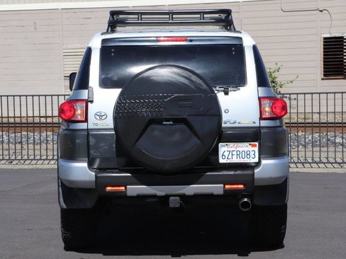 Used 2010 Toyota FJ Cruiser 4WD image 8