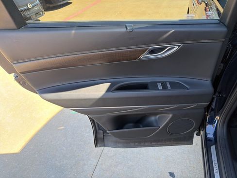 Used 2024 Genesis GV80 2.5T image 12