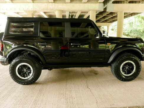 Used 2021 Ford Bronco Badlands image 42