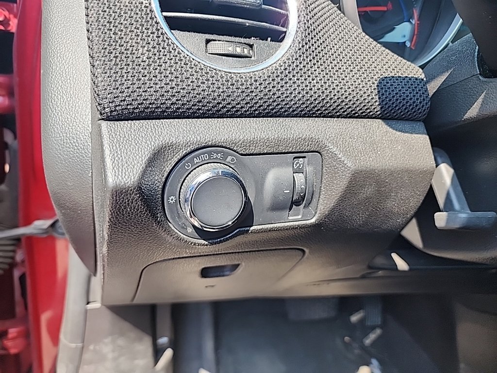 Used 2014 Chevrolet Cruze LT FWD image 16
