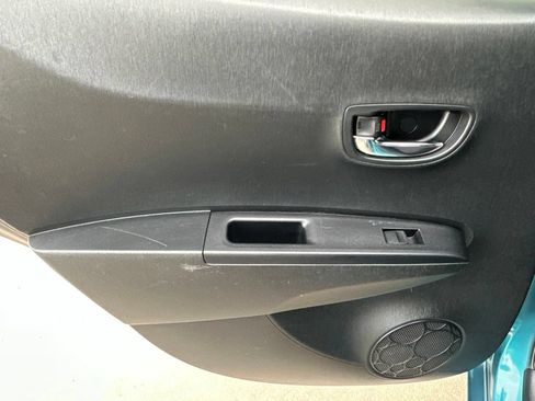 Used 2012 Toyota Yaris LE FWD image 20